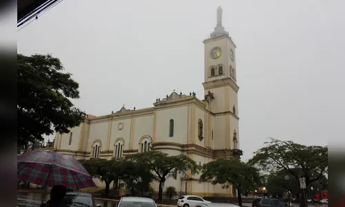 Quarta-feira deve ter temperaturas altas e chuva, segundo Simepar