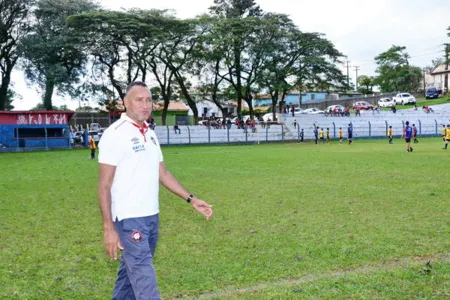 O ex-atacante Tico, que trabalha no Athletico, vai observar jogadores de toda a região - Foto: Delair Garcia