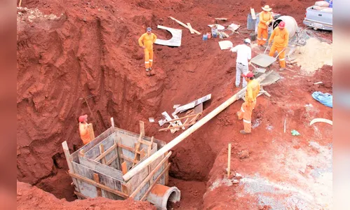 Prefeitura prossegue com obras para a pavimentação de trecho da Rua Rouxinol