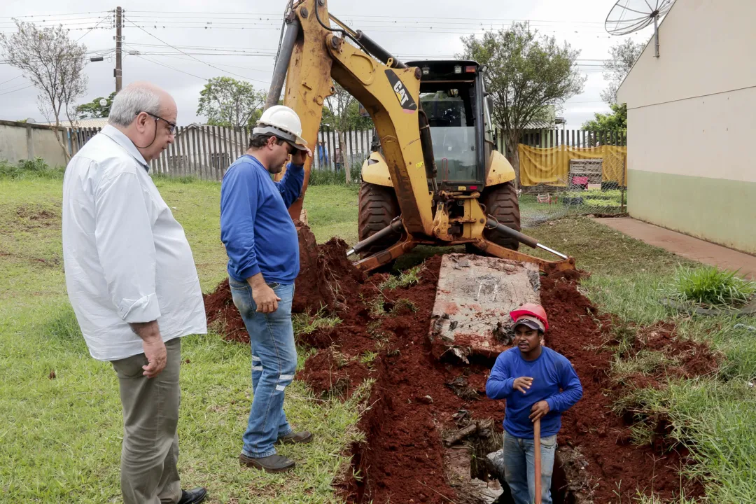 Alagamento na Escola Alcides Ramos foi provocado por obstrução de galerias - Fotos: Divulgação/Edson Denobi