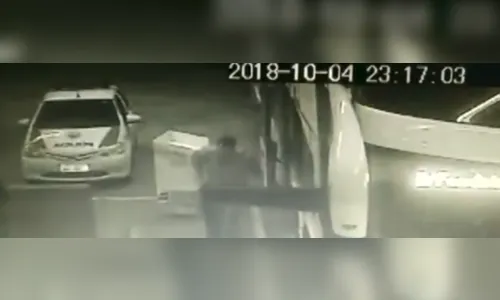 Passageiro de ônibus é morto após trocar tiros com a PM 