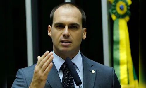 Filho de Jair Bolsonaro é o deputado federal mais votado da história do Brasil