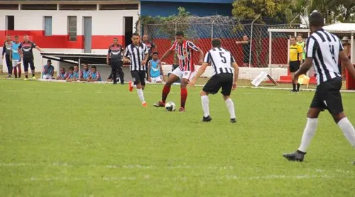 O meia Rafael fez o gol da vitória contra o Grêmio Maringá neste sábado - Foto: www.oesporte.com.br