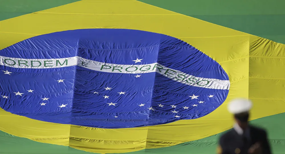 'Brasil está sob grave risco de um 2º golpe com estética militar', diz cientista política