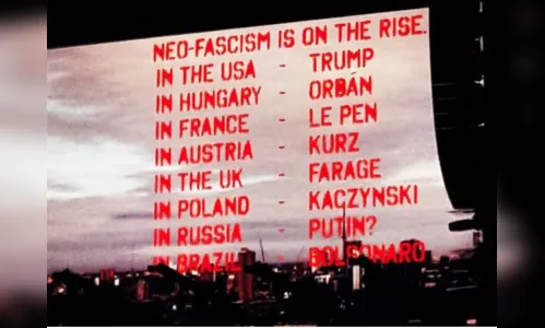 
							Roger Waters chama Bolsonaro de neofacista durante show em SP
						
						