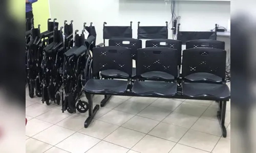 
							Grupo de amigos doa cadeiras de rodas e de banho ao Hospital da Providência
						
						