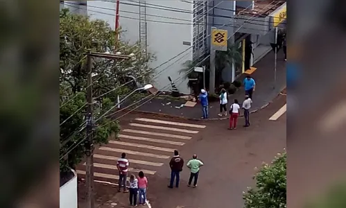 Pintor morre eletrocutado enquanto trabalhava em reforma de banco