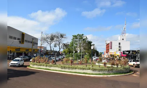 Prefeitura de Ivaiporã adianta a decoração de final de ano