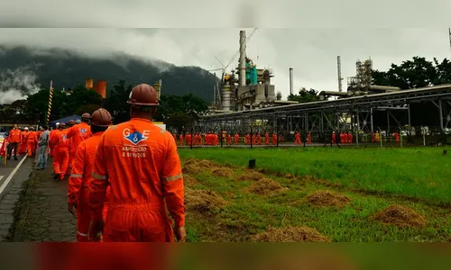 Petrobras anuncia redução de 2% no preço da gasolina nas refinarias