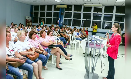 Secretaria da Mulher promove atividades comemorativas ao Outubro Rosa