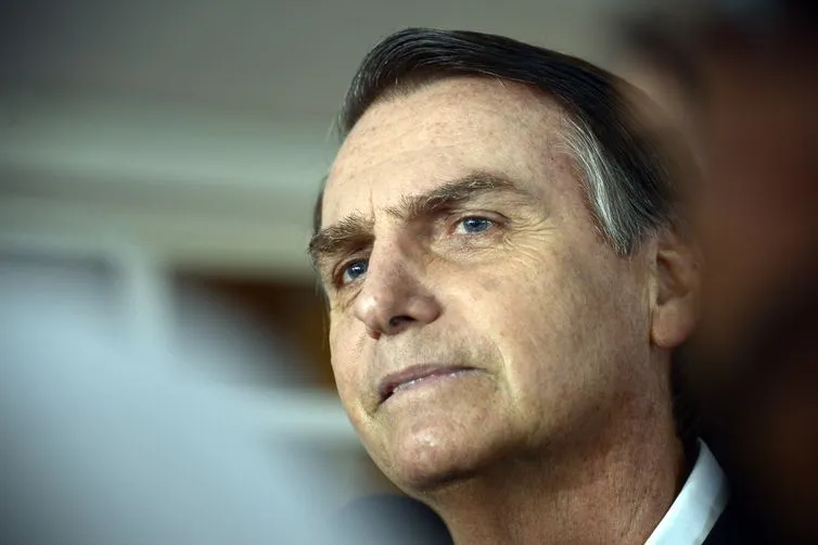 Bolsonaro diz que pode manter Ministério do Meio Ambiente