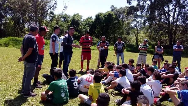 Douglas Rodrigues de Lima, presidente do Apucarana Sports, visitou o Projeto Gol na Vida - Foto: Divulgação
