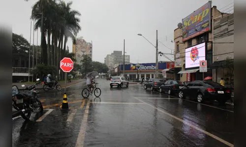 Sexta-feira deve ser chuvosa em todo Paraná