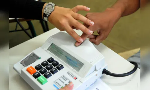 Eleitor paranaense é preso após postar foto em rede social