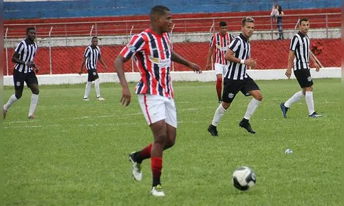 Técnico do Apucarana Sports confirma a volta do lateral-direito Romário