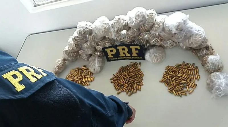 Polícia Rodoviária Federal prende homem com 4,5 mil munições no Paraná - Foto: Reprodução - PRF