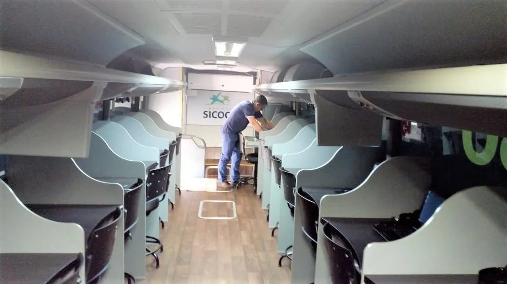   Ônibus Expresso do Sicoob oferece cursos gratuitos na Zona Leste 