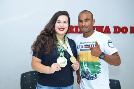 Esthefany Peixoto e Fernando "Nescau" vão representar Apucarana na Copa América de Kickboxing - Foto: Sérgio Rodrigo