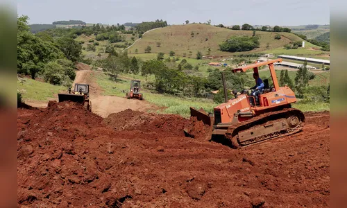 Operadores de máquinas participam de curso de readequação de estradas
