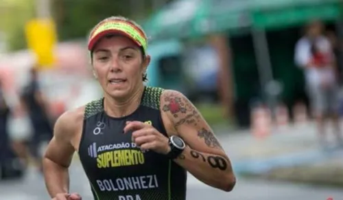 A atleta Rosiane Bolonhezi, de Apucarana, é a atual campeã no duathlon terrestre no "Jaboti" - Foto: Divulgação