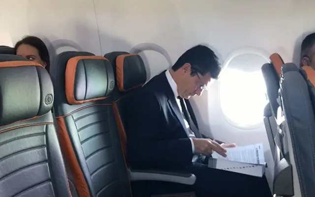 Sérgio Moro viaja para o Rio para reunião com o presidente eleito Jair Bolsonaro — Foto: Reprodução / TV Globo