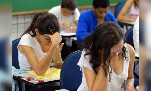 Mais de 500 mil estudantes participam do Enade neste domingo 