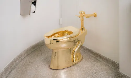 O TRONO QUE TODOS QUEREM