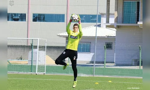 Goleiro apucaranense se mantém como titular no “Figueira”