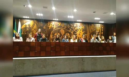 Vereadores do Projeto Parlamento Jovem visitam Assembleia Legislativa do Paraná