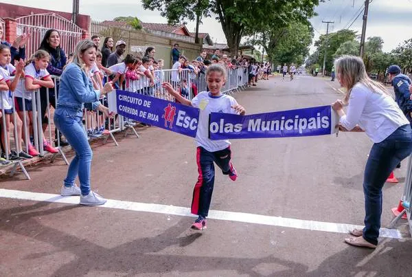 Corrida de Rua das Escolas Municipais foi realizada no distrito do Pirapó - Foto: Divulgação
