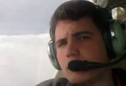 O piloto desaparecido tem apenas 27 anos. (Foto: Reprodução/RICTV)