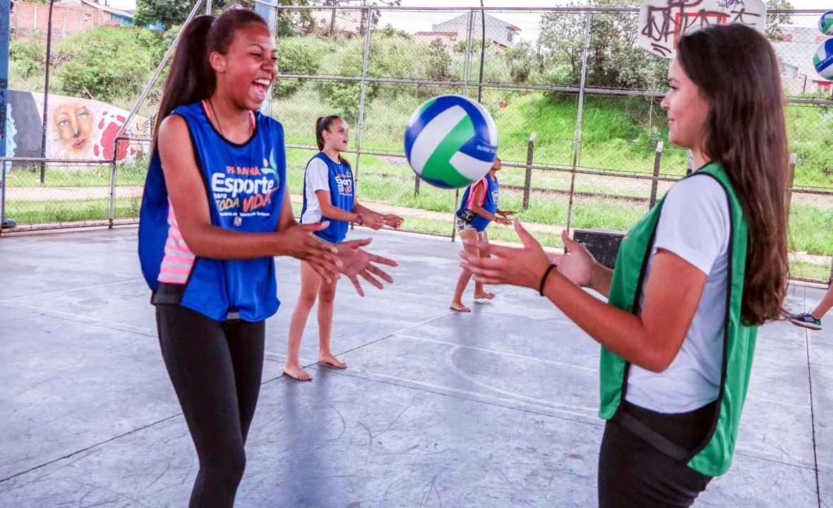 Projeto esportivo atende 100 pessoas em Apucarana gratuitamente