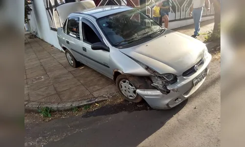 Acidente nesta manhã em Apucarana deixa mulher ferida