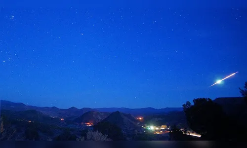 Bola de fogo 'enorme e colorida' ilumina o céu nos EUA (VÍDEO)