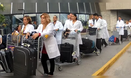 Pelo menos 1.307 médicos cubanos já deixaram o Brasil, diz Opas