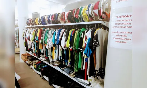 Voluntários preparam último bazar do ano da Edhucca e Lar Sagrada Família