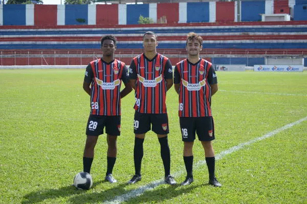 Os jovens Wendel, Vinícius Moraes e Luís Felipe, do Apucarana Sports, serão utilizados nos jogos-treinos - Foto: Sérgio Rodrigo