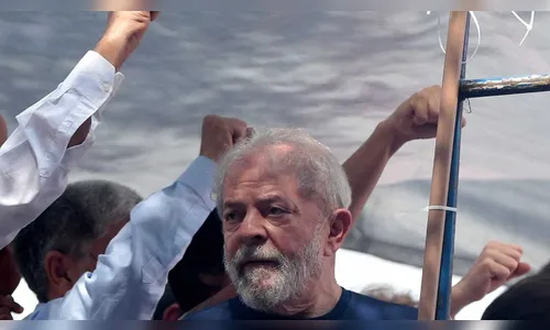 Aparência de Lula comove juízes, que discutem prisão domiciliar