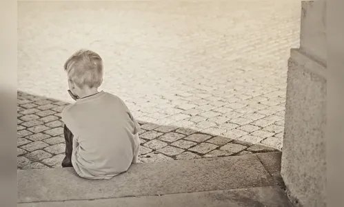 Menino de 9 anos é espancado até a morte pelos familiares por não fazer dever de casa