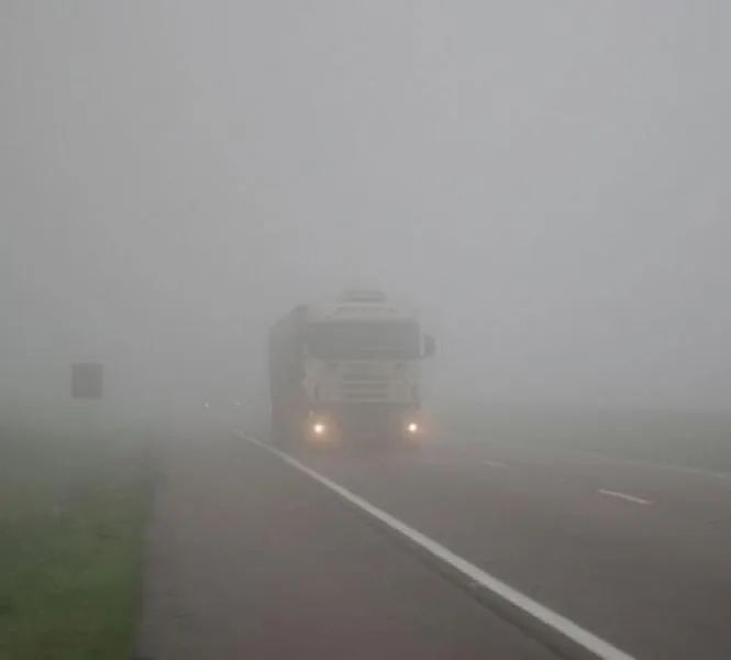 Neblina na BR-369, entre Apucarana e Arapongas foto: TNONLINE