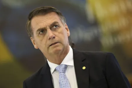 Bolsonaro comenta veto à propaganda do Banco do Brasil  