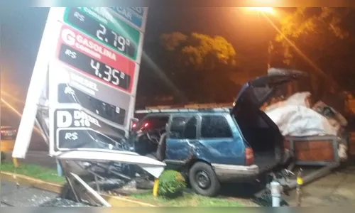 Motorista embriagado é preso após bater contra placa de posto em Apucarana 