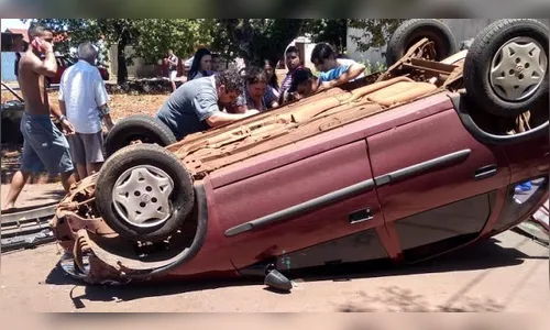 Mulher capota carro no perímetro urbano de Jardim Alegre