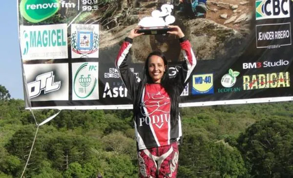 A araponguense Vanusa Melo foi campeã em sua categoria no Campeonato Estadual - Foto: Divulgação