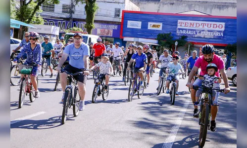 Mais de 100 ciclistas participam do 'Pedala Apucarana'