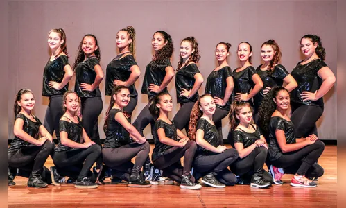 Escola Municipal de Dança se apresenta no Cine Teatro