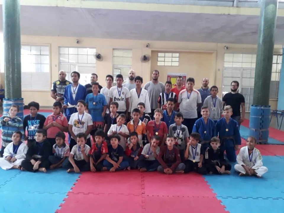Secretaria de Esporte realiza 1º Festival de Jiu-Jitsu infantil