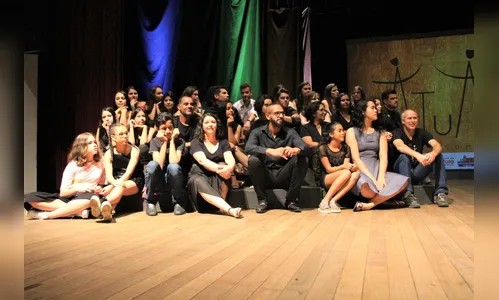 Curso Livre de Teatro forma 38 alunos em Arapongas