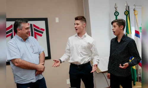 
							Apucarana terá show dos jovens tenores Delazeri & Juan Pablo
						
						