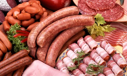 Casos de botulismo determinam interdição de produtos embutidos